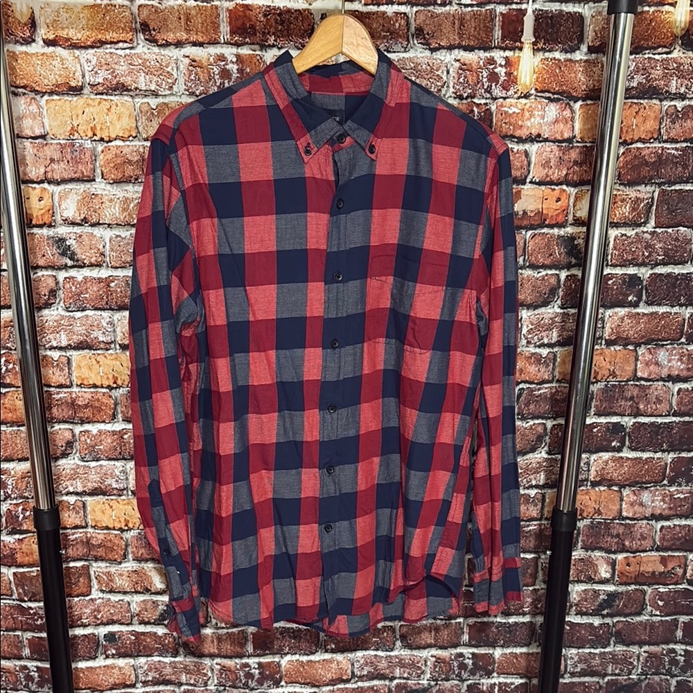 J Crew men’s medium Red Blue Plaid Shirt button down pocket 100% cotton